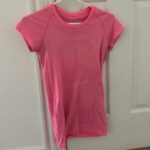 Hot pink lululemon. swiftly tech